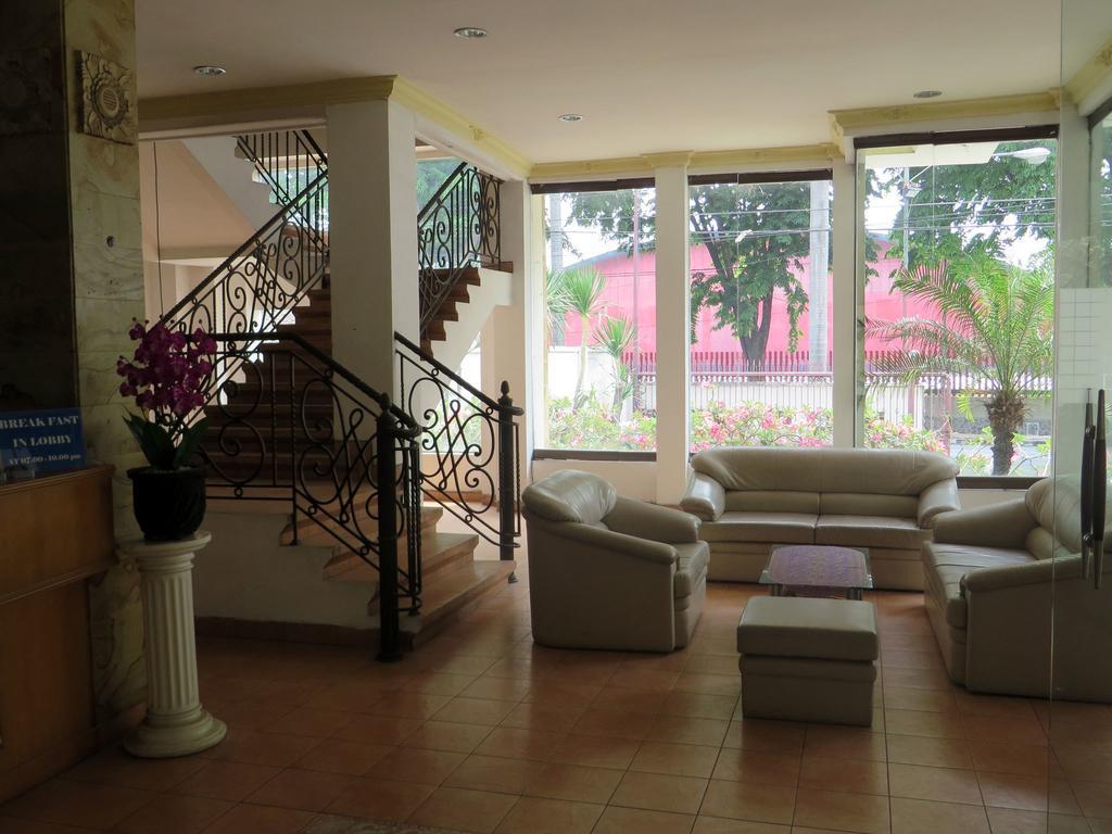 Adisurya Hotel Kediri  Cameră foto