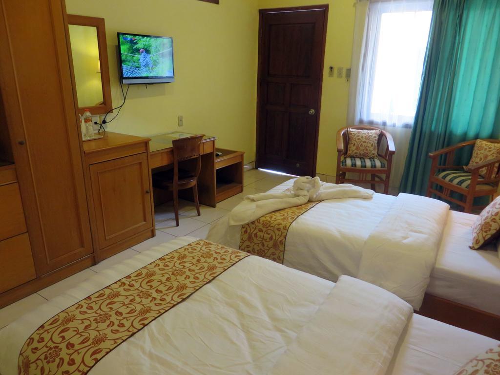 Adisurya Hotel Kediri  Cameră foto