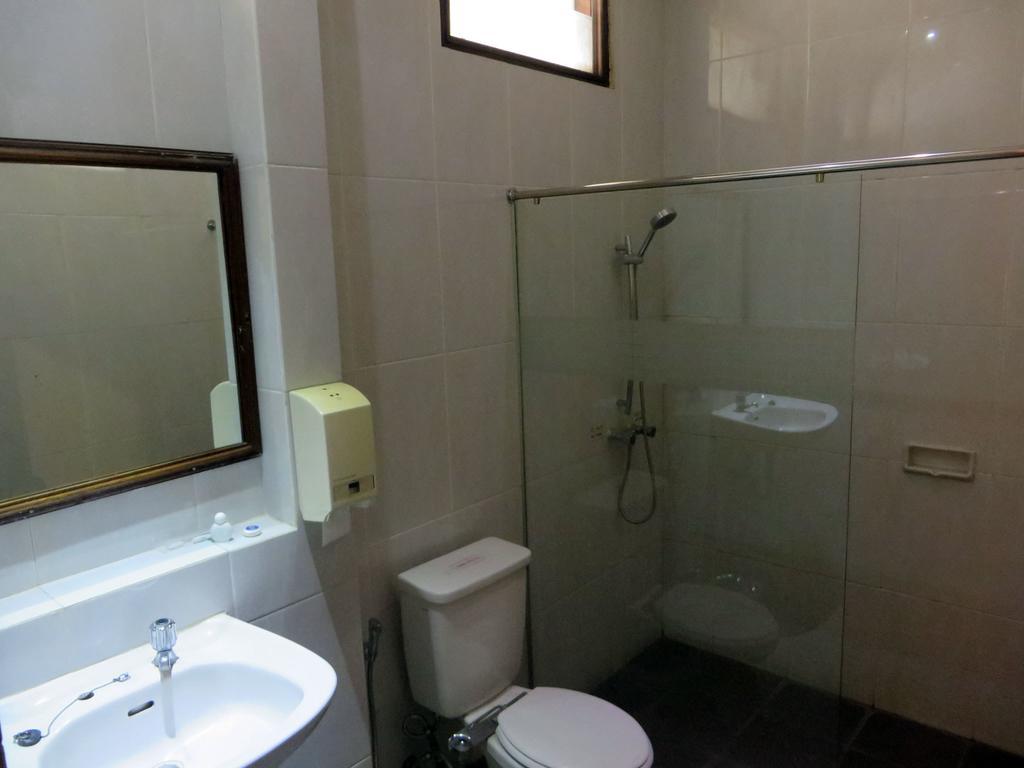 Adisurya Hotel Kediri  Cameră foto